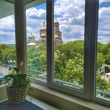 By The Cathedral - Center - 2 Bedroom Flat * Warna