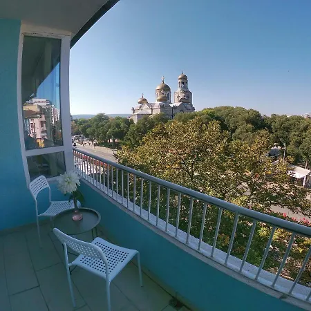 By The Cathedral - Center - 2 Bedroom Flat * Warna