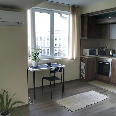 By The Cathedral - Center - 2 Bedroom Flat 바르나