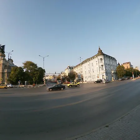 By The Cathedral - Center - 2 Bedroom Flat * Warna
