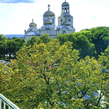 By The Cathedral - Center - 2 Bedroom Flat Apartment