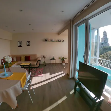 Апартаменты By The Cathedral - Center - 2 Bedroom Flat *