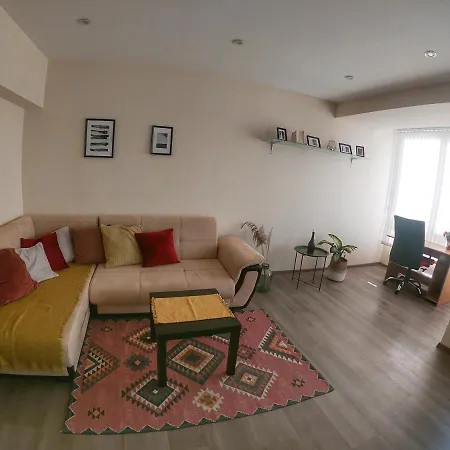 Апартаменты By The Cathedral - Center - 2 Bedroom Flat *