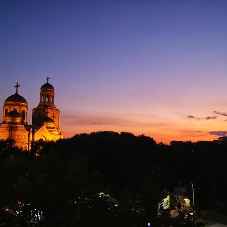 Апартаменты By The Cathedral - Center - 2 Bedroom Flat Варна