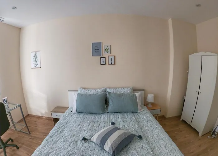 By The Cathedral - Center - 2 Bedroom Flat
